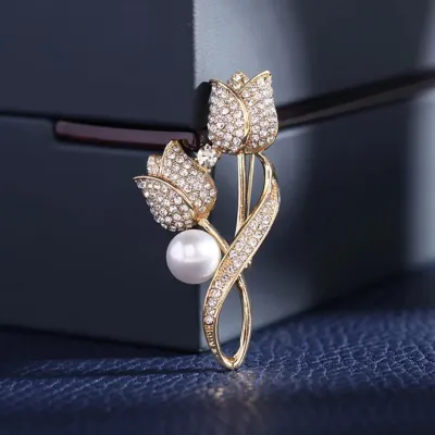 Rhinestone Flower Pearl Brooch 